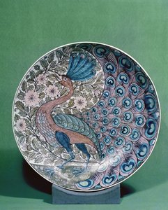 Prato de barro, pintado com um padrão de pavão